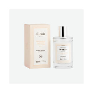 Agua Fresca con Fragancia de Pétalos de Rosa